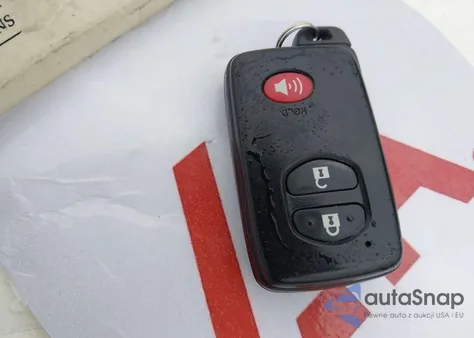 2015 Toyota Prius Two z USA, uszkodzony, nr VIN JTDKN3DU1F1914091